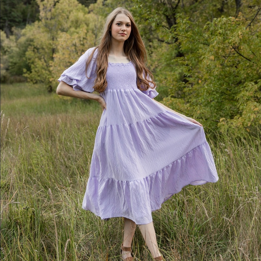 NWT Everleigh Smocked Midi Dress With Pockets - Lavender